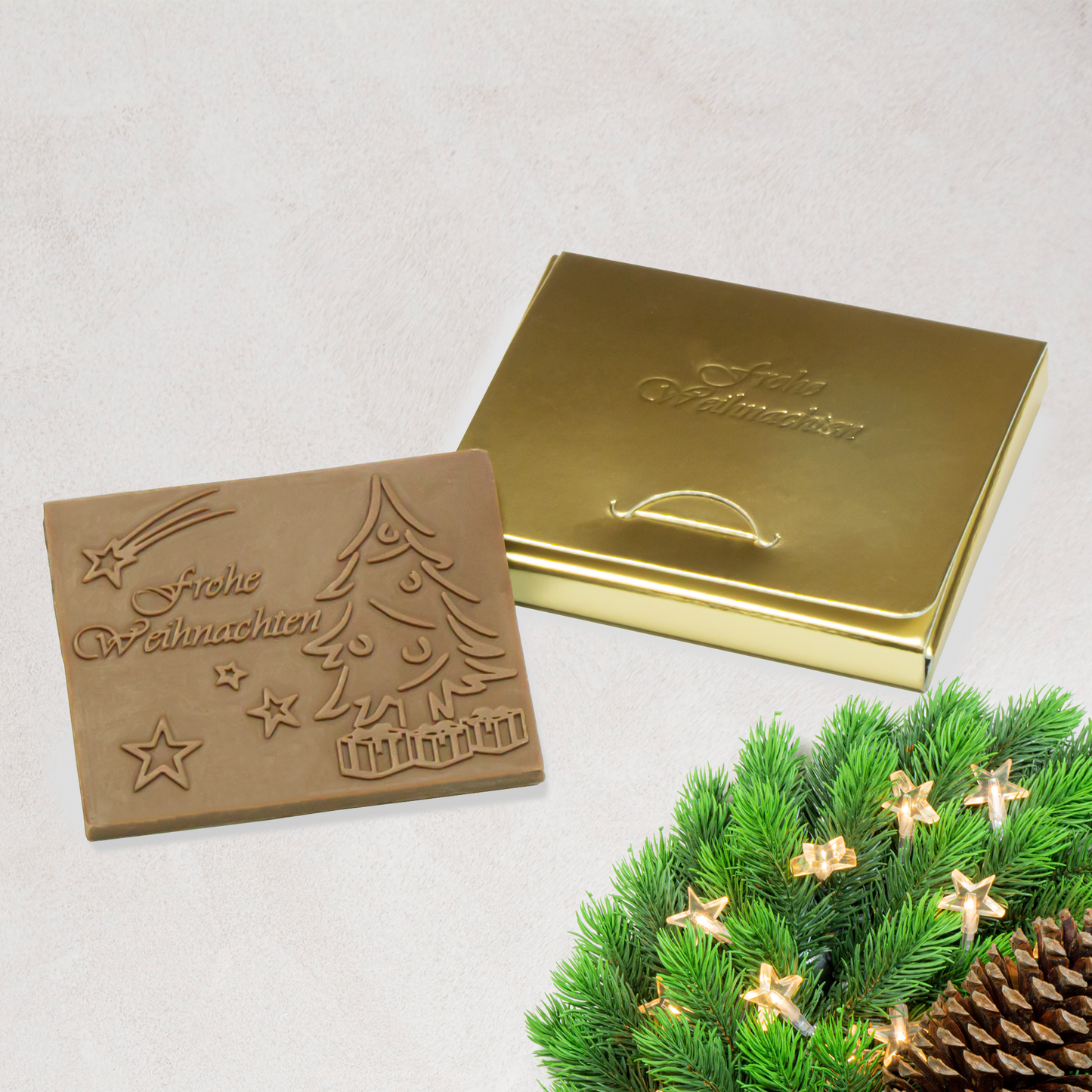Tarjetas de Navidad con chocolate en relieve en caja dorada, juego de 5, diseño de tarjeta: cielo azul oscuro con árbol de Navidad, chocolate en relieve: "Frohe Weihnachten", sobre dorado