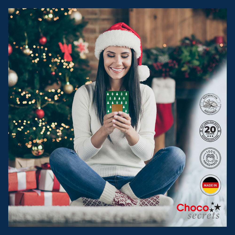 Cartes de Noël avec chocolat en relief dans une boîte en argent, lot de 5, motif de carte : ciel bleu foncé avec sapin de Noël, chocolat en relief : "Frohe Weihnachten", enveloppe en argent 