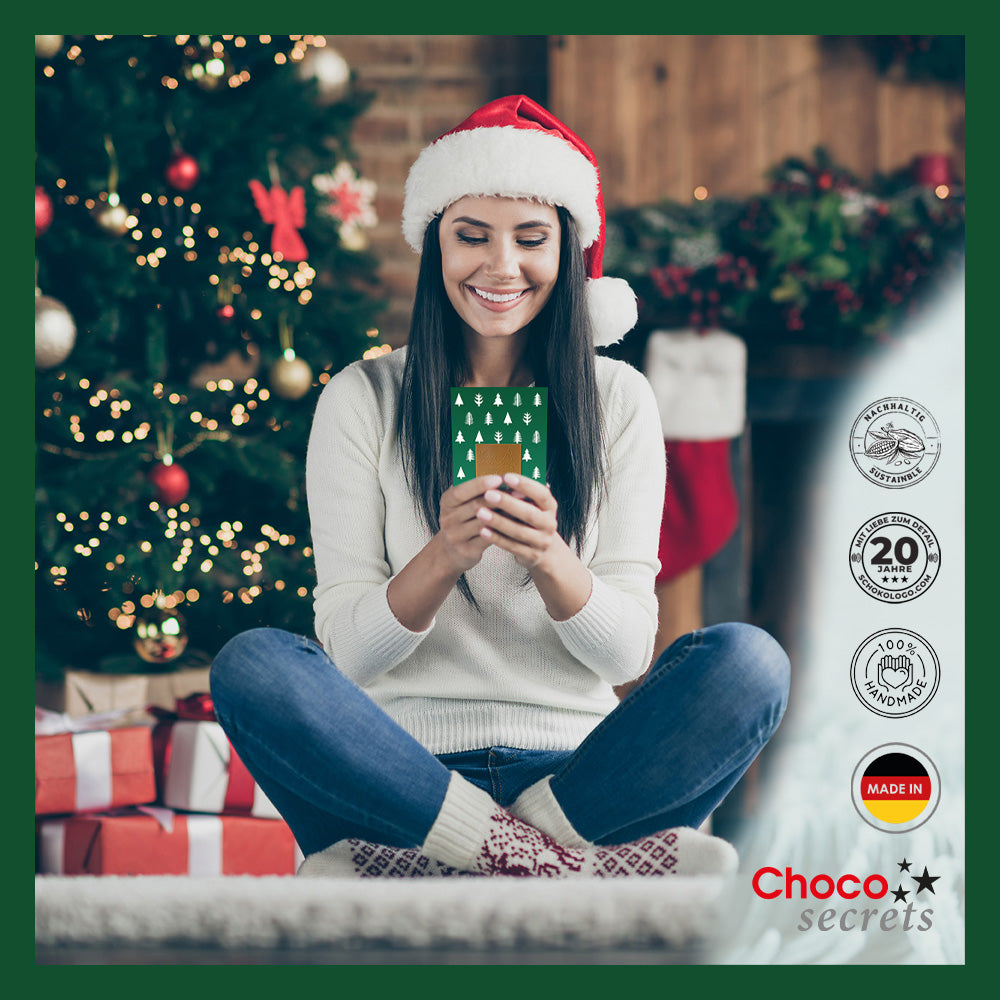 Biglietti di Natale con cioccolato goffrato in scatola d'argento, set da 5, design biglietto: verde con abeti, cioccolato goffrato: "Frohe Weihnachten", busta in argento